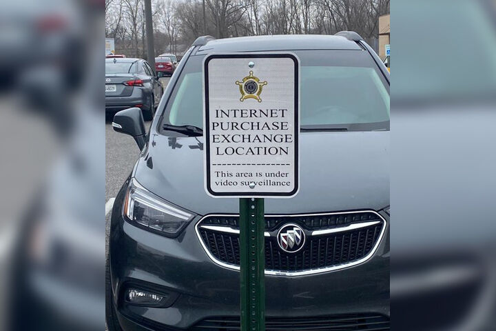internet purchase exchange location.jpg
